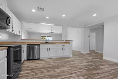 11553 W Green Drive, Youngtown, AZ 85363 - Photo 12