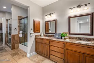 1465 W Caribbean Ln, Phoenix, AZ 85023 - Photo 36