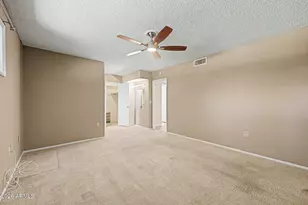 10405 W Saratoga Circle W, Sun City, AZ 85351 - Photo 18