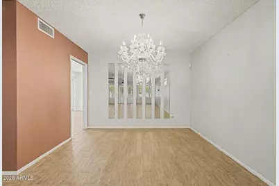 10405 W Saratoga Circle W, Sun City, AZ 85351 - Photo 12
