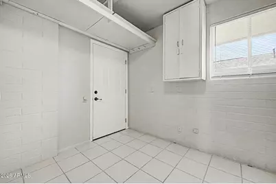 10405 W Saratoga Circle W, Sun City, AZ 85351 - Photo 32
