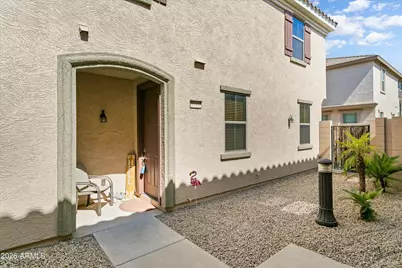 8146 W Groom Creek Road, Phoenix, AZ 85043 - Photo 2