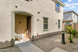 8146 W Groom Creek Rd, Phoenix, AZ 85043 - Photo 2