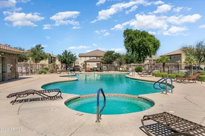 8146 W Groom Creek Road, Phoenix, AZ 85043 - Photo 30