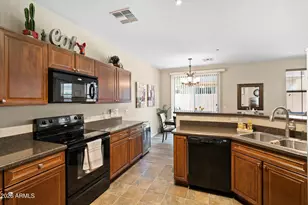 8146 W Groom Creek Rd, Phoenix, AZ 85043 - Photo 14