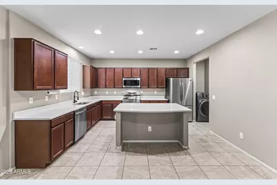 15864 W Laurel Lane, Surprise, AZ 85379 - Photo 14