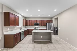 15864 W Laurel Ln, Surprise, AZ 85379 - Photo 14