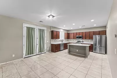 15864 W Laurel Lane, Surprise, AZ 85379 - Photo 10