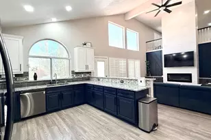 3879 E Amberwood Dr, Phoenix, AZ 85048 - Photo 14