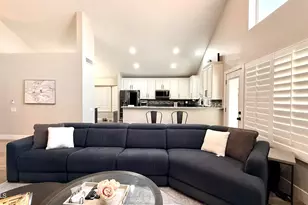 3879 E Amberwood Dr, Phoenix, AZ 85048 - Photo 12