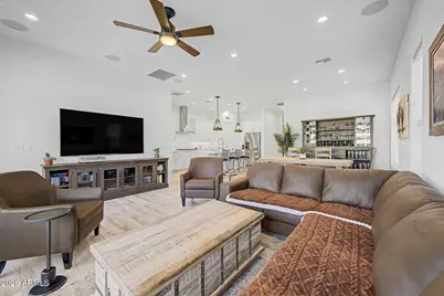 21641 N 59th Street, Phoenix, AZ 85054 - Photo 8