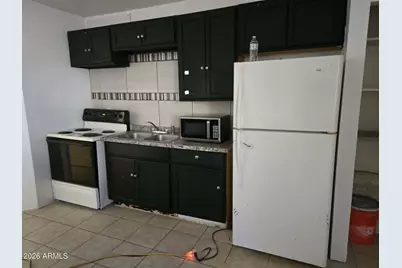 909 N Kadota Avenue, Casa Grande, AZ 85122 - Photo 2