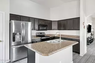 3233 W Huntington Dr, Phoenix, AZ 85041 - Photo 8
