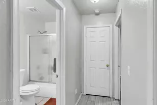 3233 W Huntington Dr, Phoenix, AZ 85041 - Photo 14