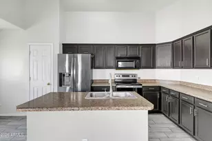 3233 W Huntington Dr, Phoenix, AZ 85041 - Photo 10