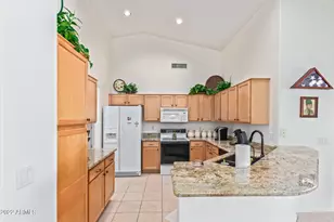 7928 W Beaubien Dr, Peoria, AZ 85382 - Photo 12