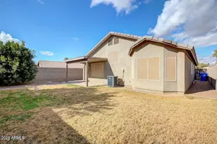 197 W Oxford Ln, Gilbert, AZ 85233 - Photo 8