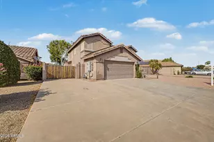 10818 W Sands Dr, Sun City, AZ 85373 - Photo 2