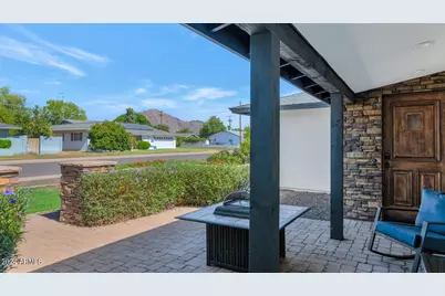 4209 E Weldon Avenue, Phoenix, AZ 85018 - Photo 2