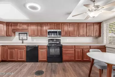 481 W Half Moon Way, Chandler, AZ 85225 - Photo 8