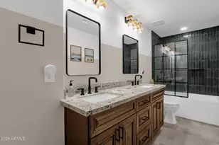 3041 N 49th Ct, Phoenix, AZ 85018 - Photo 18
