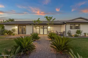 3041 N 49th Ct, Phoenix, AZ 85018 - Photo 2
