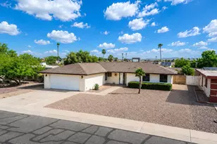 10610 W Garnette Dr, Sun City, AZ 85373 - Photo 2