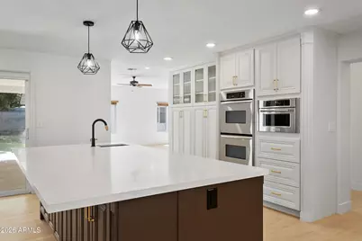 7801 N 16th Lane, Phoenix, AZ 85021 - Photo 16