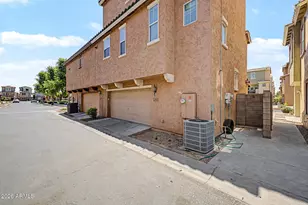 2012 N 78th Glen, Phoenix, AZ 85035 - Photo 6