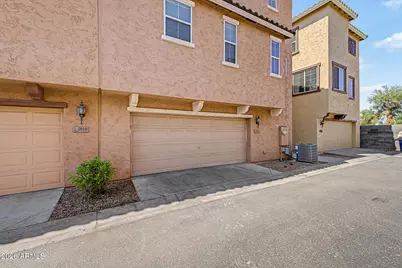 2012 N 78th Glen, Phoenix, AZ 85035 - Photo 4