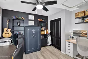 527 W Kelton Ln, Phoenix, AZ 85023 - Photo 16