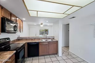 19601 N 7th St, Phoenix, AZ 85024 - Photo 12