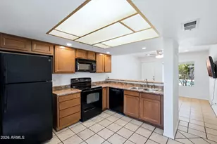 19601 N 7th St, Phoenix, AZ 85024 - Photo 14
