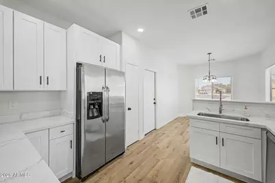 4223 W Oregon Avenue, Phoenix, AZ 85019 - Photo 8