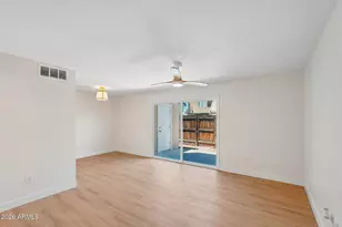 5919 W Golden Ln, Glendale, AZ 85302 - Photo 8