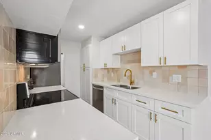 5919 W Golden Ln, Glendale, AZ 85302 - Photo 4
