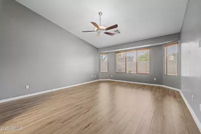 17572 W Spring Lane, Surprise, AZ 85388 - Photo 10
