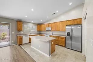 17572 W Spring Ln, Surprise, AZ 85388 - Photo 6