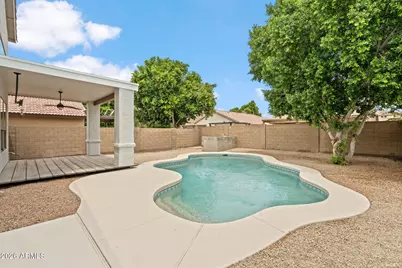 3818 W Fallen Leaf Lane, Glendale, AZ 85310 - Photo 6