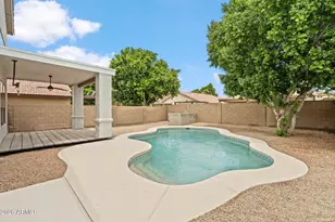 3818 W Fallen Leaf Ln, Glendale, AZ 85310 - Photo 6