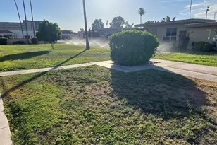 10060 W Royal Oak Rd, Sun City, AZ 85351 - Photo 2