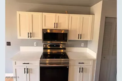 7665 W Minnezona Avenue, Phoenix, AZ 85033 - Photo 12