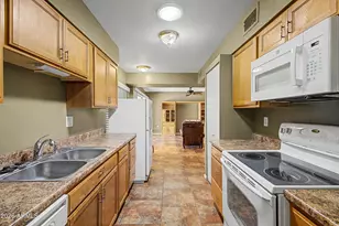 10501 W Palmeras Dr, Sun City, AZ 85373 - Photo 6