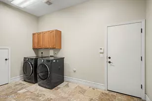 2950 E Comstock Dr, Gilbert, AZ 85296 - Photo 44