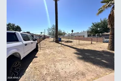 914 S Montezuma Avenue #17,18, Phoenix, AZ 85003 - Photo 1