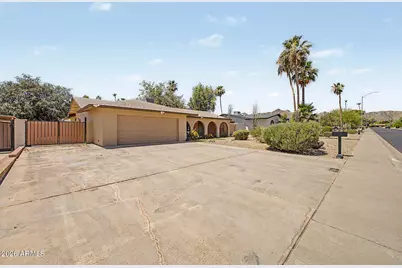 2721 E Cannon Drive, Phoenix, AZ 85028 - Photo 2