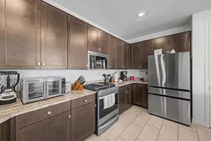 2548 W Grenadine Rd, Phoenix, AZ 85041 - Photo 10