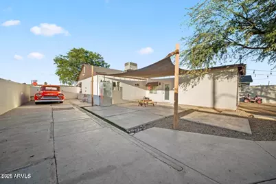 2547 W Adams Street, Phoenix, AZ 85009 - Photo 8