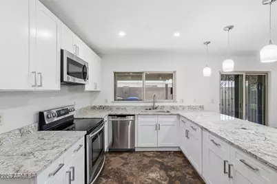 7433 W Canterbury Drive, Peoria, AZ 85345 - Photo 10