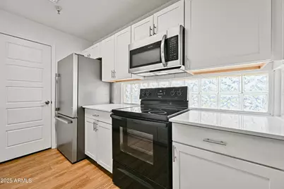 3065 N 67th Avenue #Apt 241, Phoenix, AZ 85033 - Photo 10